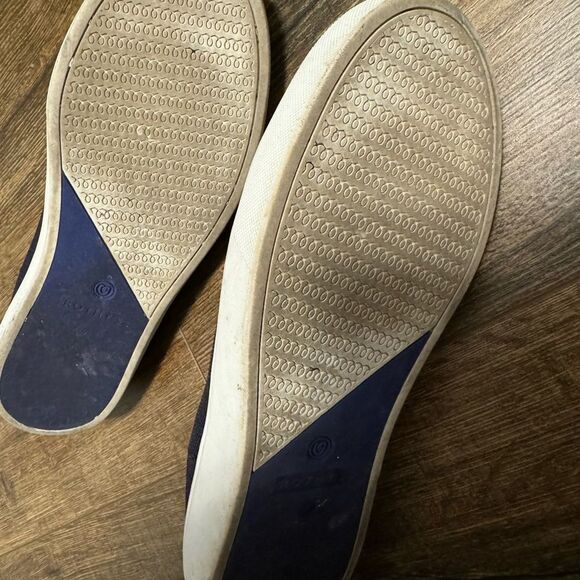 Rothy’s The Original Slip On Sneaker in Black Solid - Picture 6 of 7